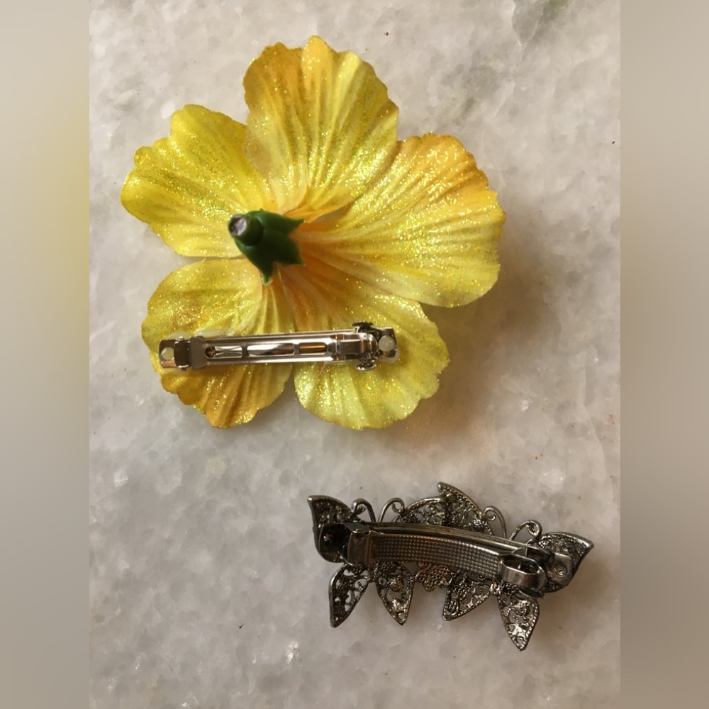 💖✨Pink Butterfly Barrette with crystals ✨ & Yellow glitter Flower Barrette 💖🌼✨✨ - Picture 14 of 16